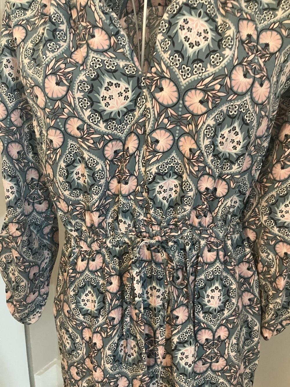 LOFT Floral Tie-Waist Mini Dress in Dusty Blue and Blush Art Nouveau print Sz SP - Picture 8 of 9